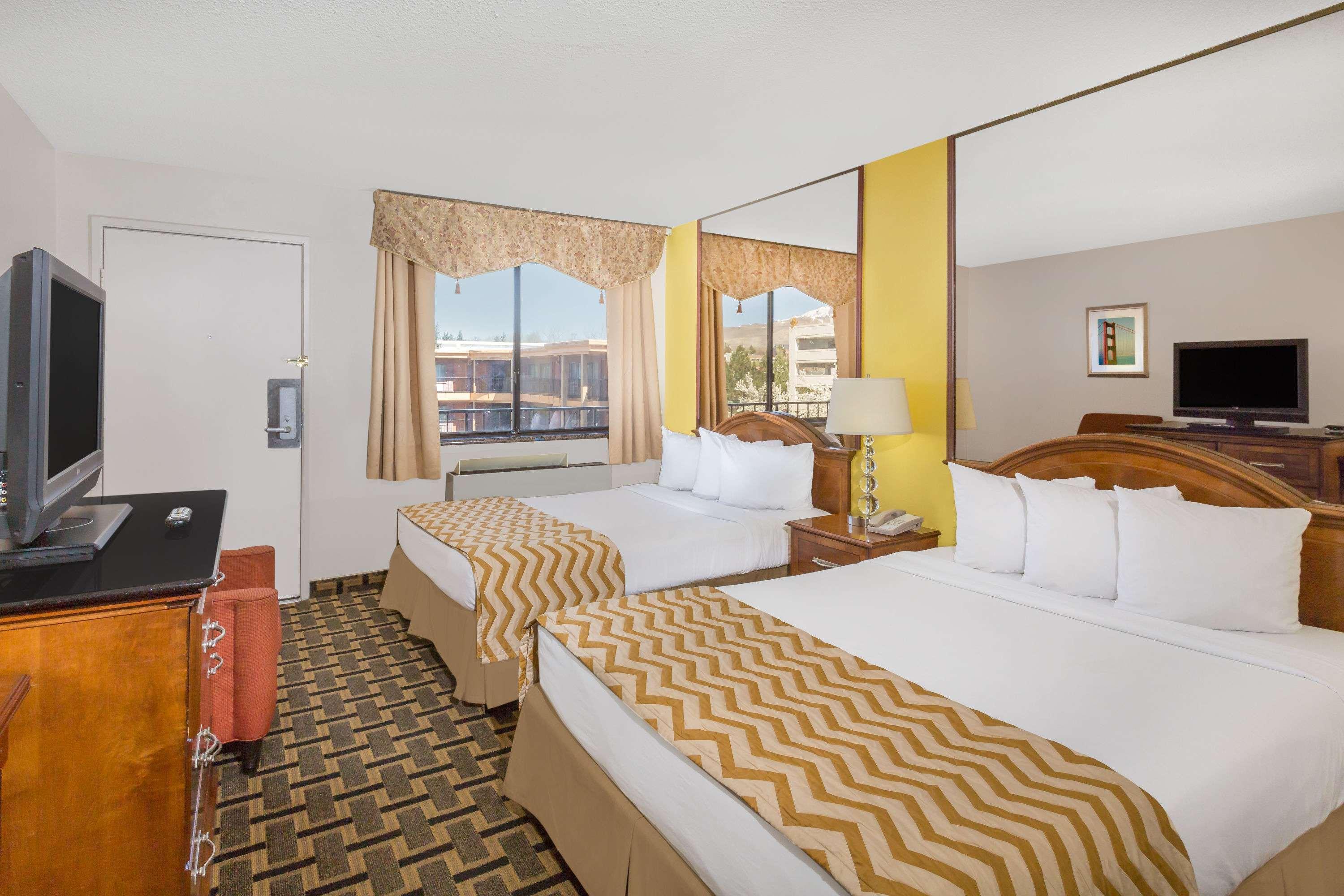 ทราเวลลอดจ์ บาย วินด์แฮม รีโน Hotel ภายนอก รูปภาพ