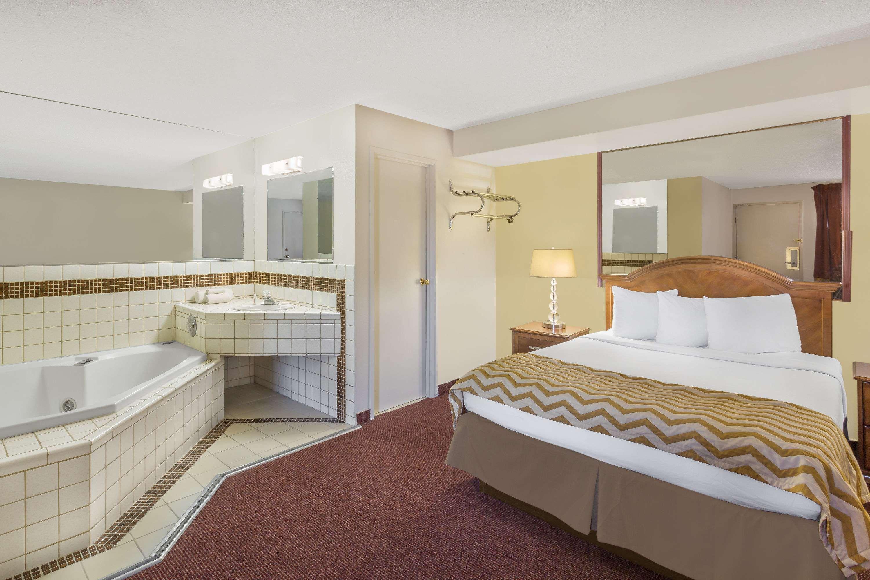 ทราเวลลอดจ์ บาย วินด์แฮม รีโน Hotel ภายนอก รูปภาพ