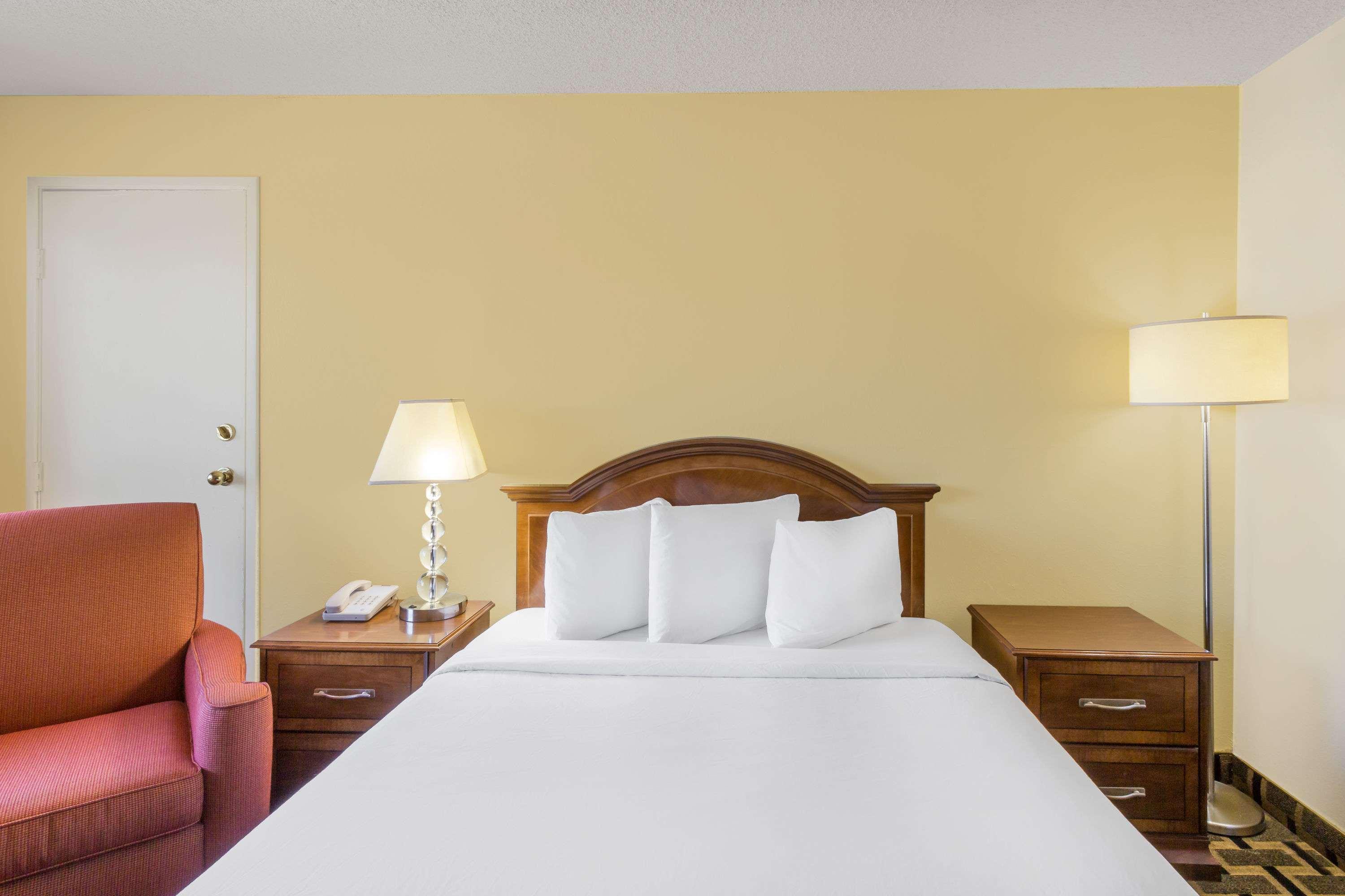 ทราเวลลอดจ์ บาย วินด์แฮม รีโน Hotel ภายนอก รูปภาพ