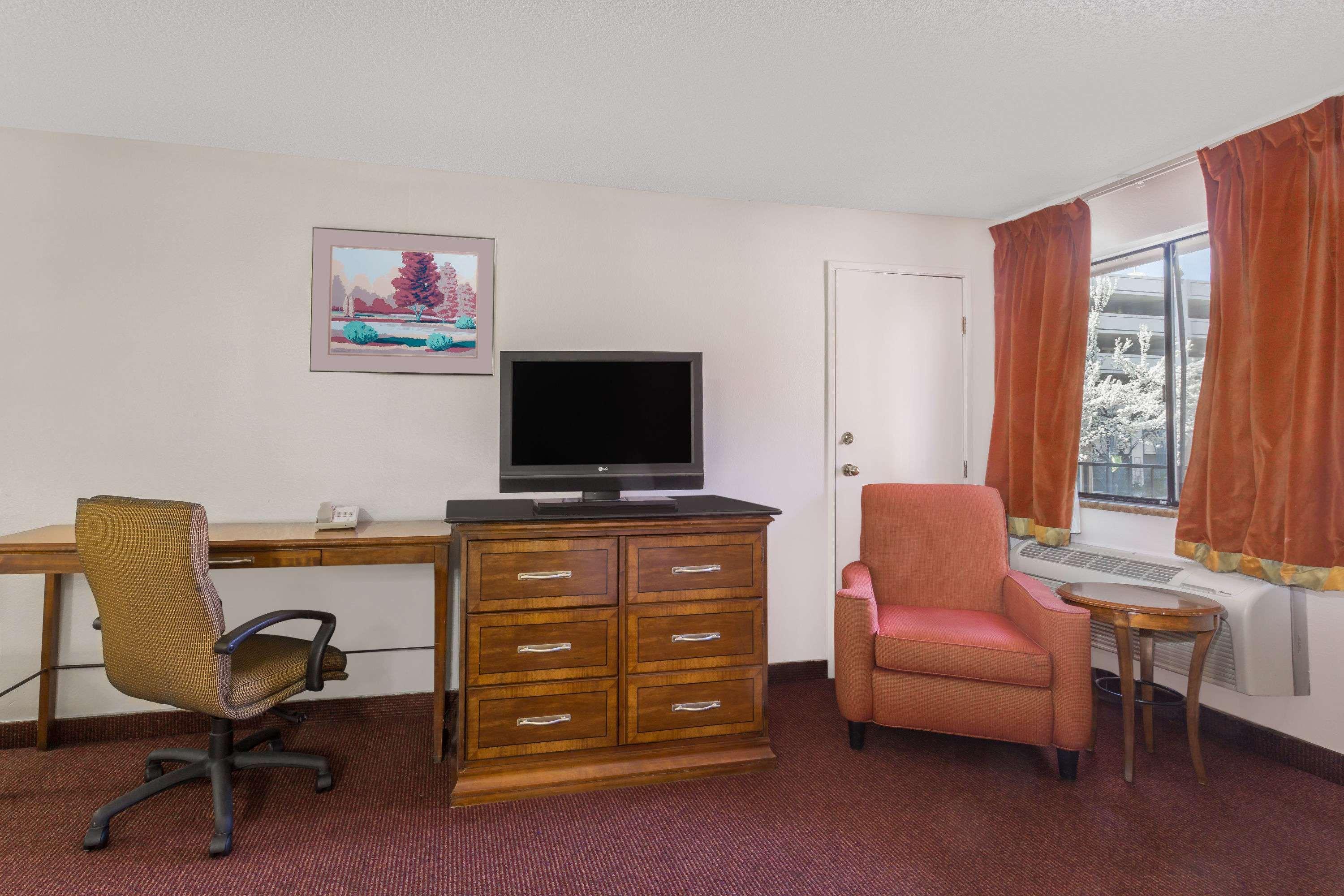 ทราเวลลอดจ์ บาย วินด์แฮม รีโน Hotel ภายนอก รูปภาพ