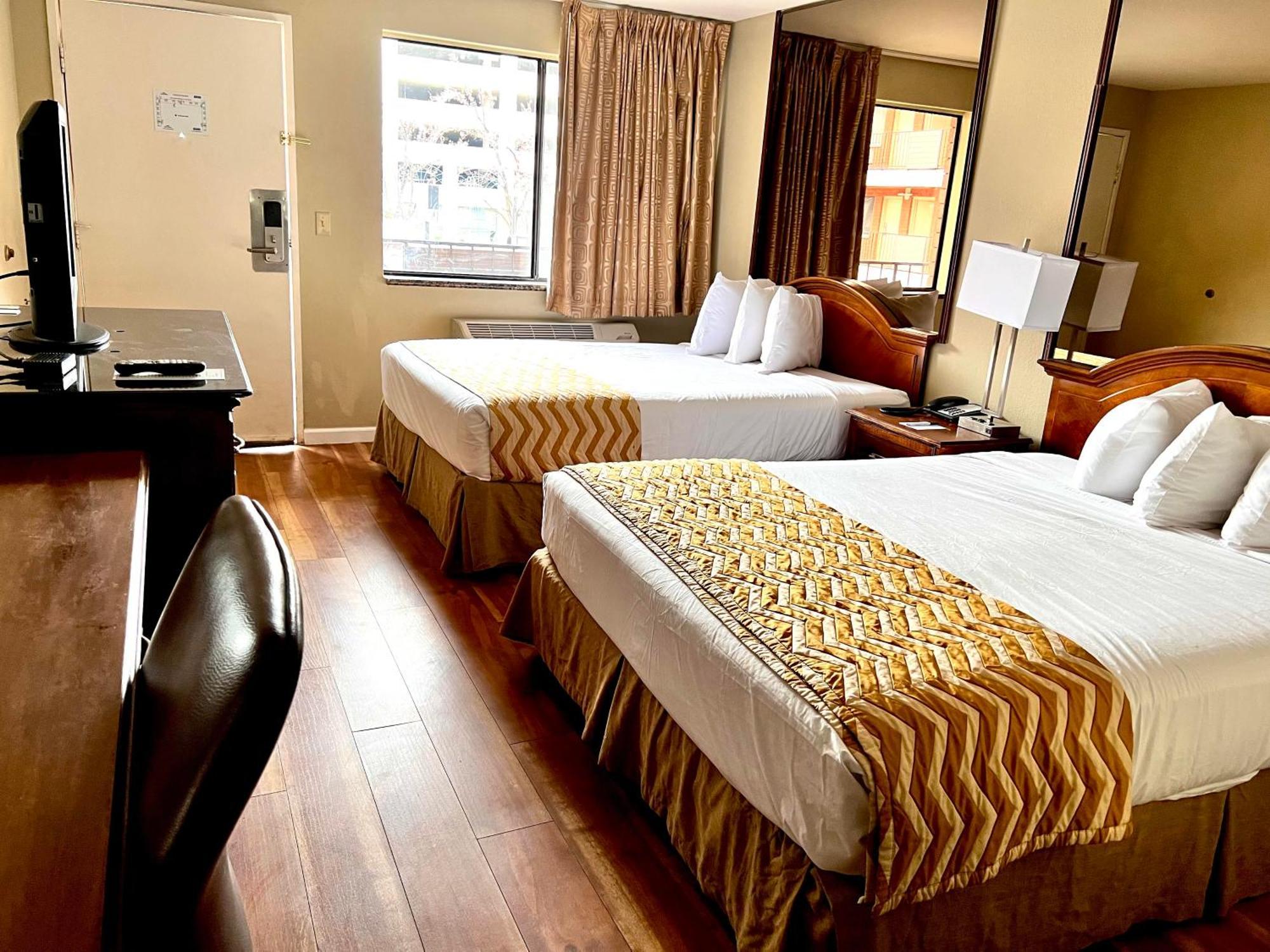 ทราเวลลอดจ์ บาย วินด์แฮม รีโน Hotel ภายนอก รูปภาพ